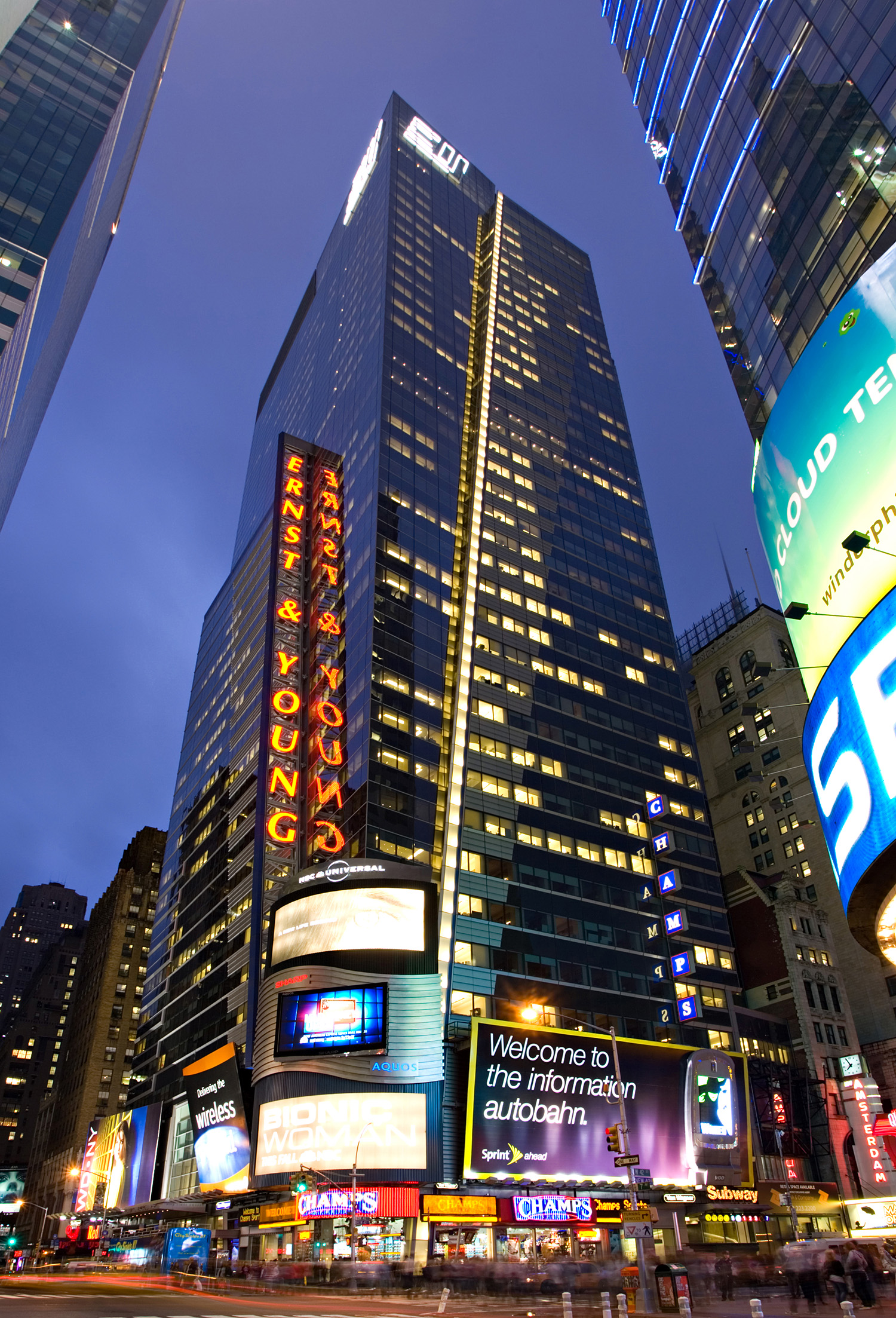 Ernst & Young Tower, New York City - Illegal shot with tripod on Times Square :-). © Mathias Beinling